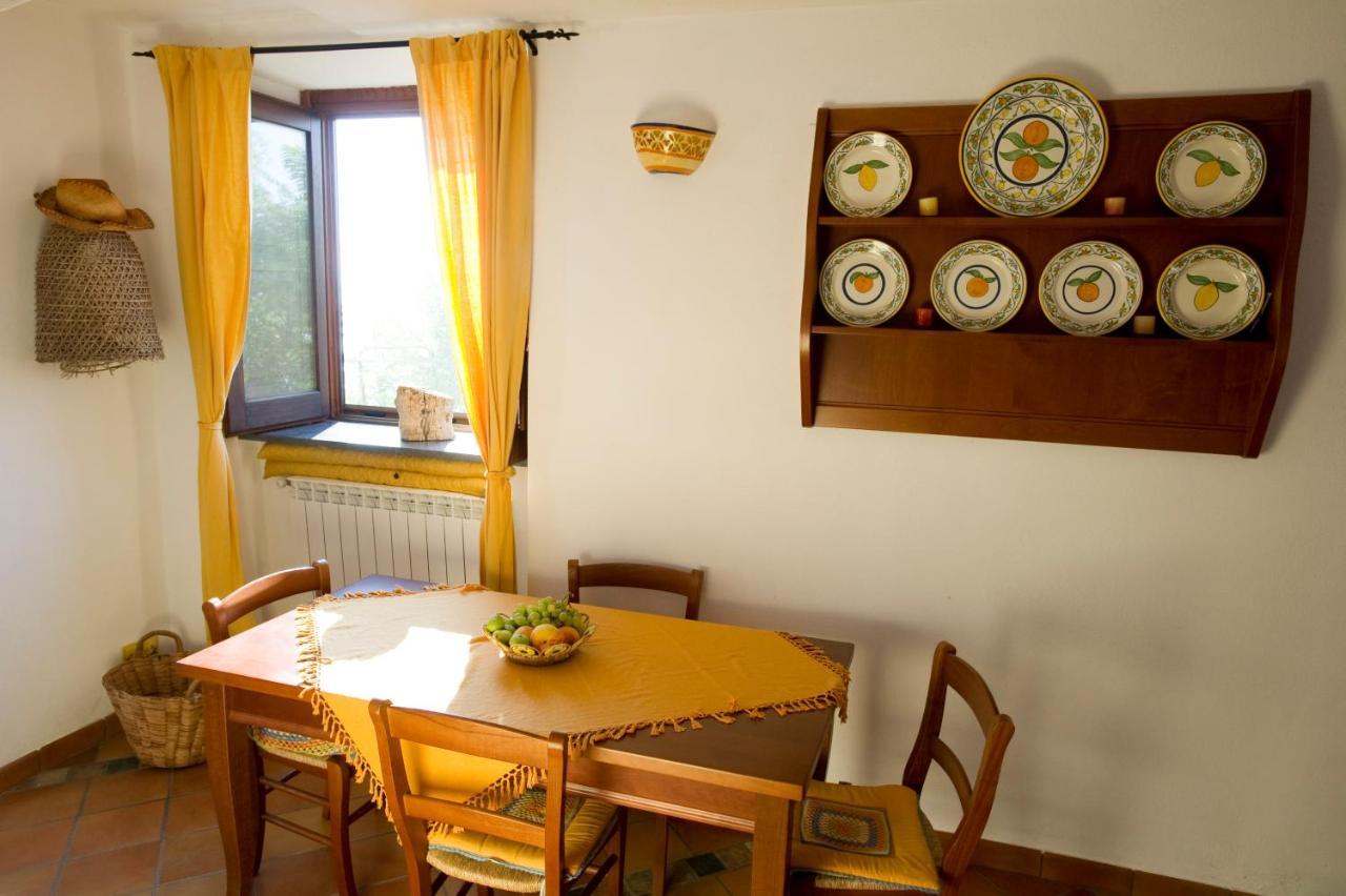 La Casina Del Pennolo, Casa Stani 60 Mq. Villa Conca dei Marini Luaran gambar
