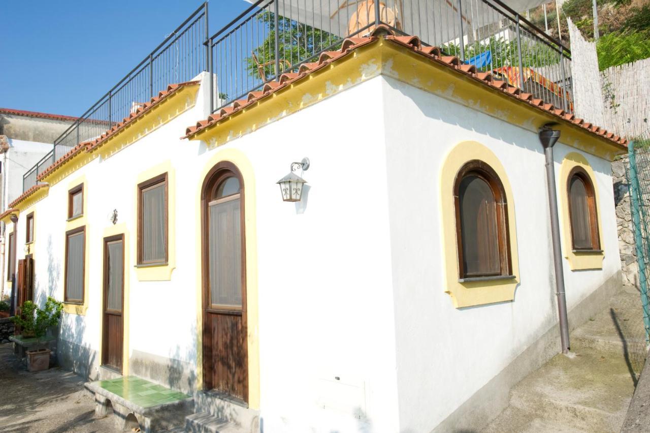 La Casina Del Pennolo, Casa Stani 60 Mq. Villa Conca dei Marini Luaran gambar